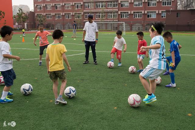 76人公告：多米尼克·巴罗因伤将缺阵两周